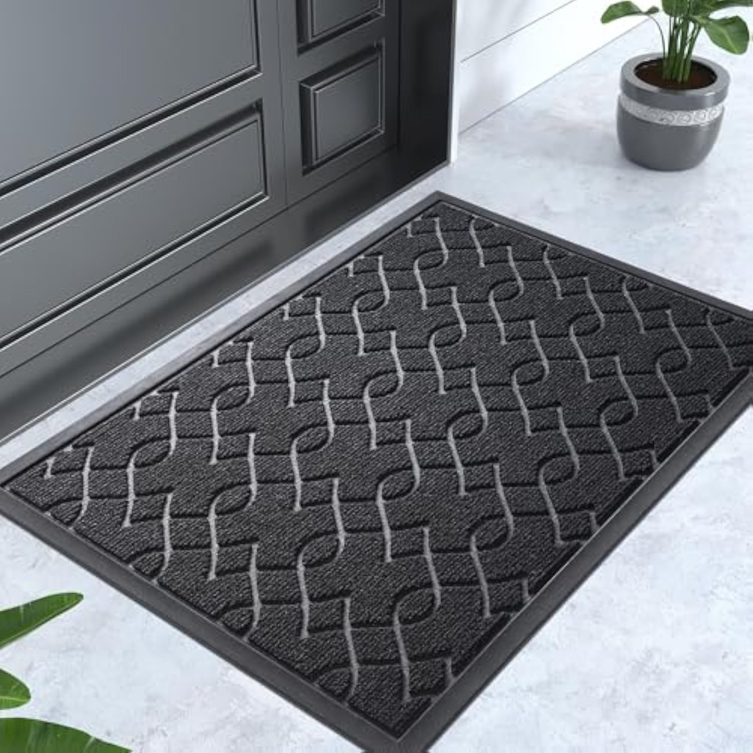 Outdoor floor mats for front doors All-weather waterproof door mats All-weather non-slip door mats Stain and fade resistant Easy to clean Patio porch Indoor entrance mats 29.5 x 17, black