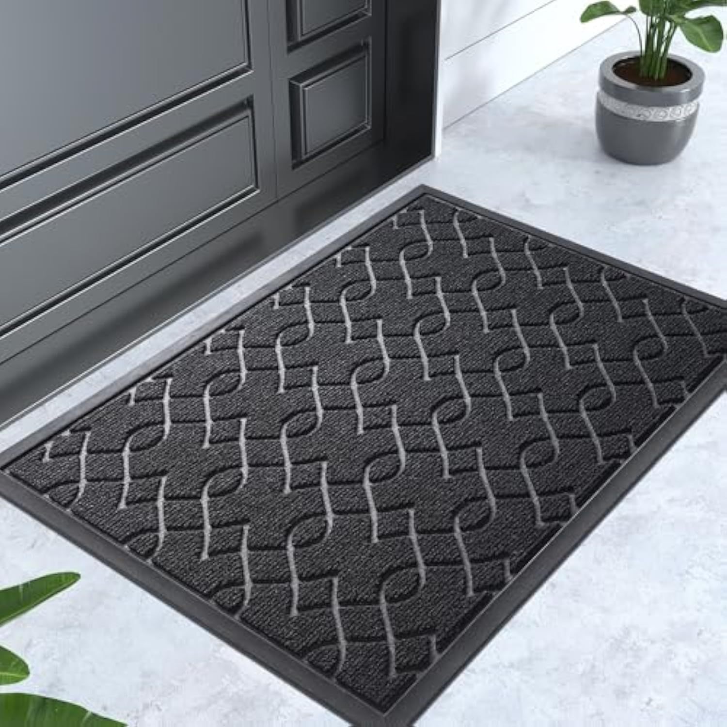 Outdoor floor mats for front doors All-weather waterproof door mats All-weather non-slip door mats Stain and fade resistant Easy to clean Patio porch Indoor entrance mats 29.5 x 17, black