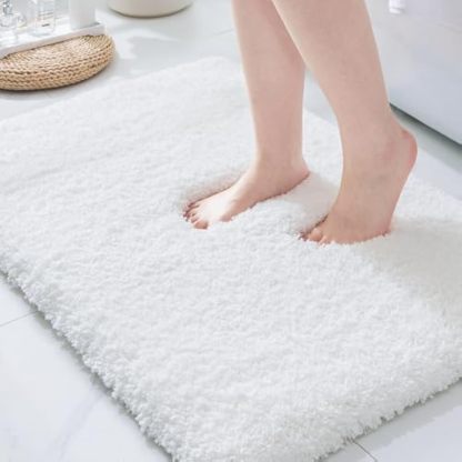 White Bathroom Rug 24" x 17" Small Non-slip Super Absorbent Extra Thick Soft Washable Bathroom Floor Mat Suitable for Floor Non-shedding Microfiber Plush Fluffy Bathroom Rug Suitable for Bathtub Shower Room Sink