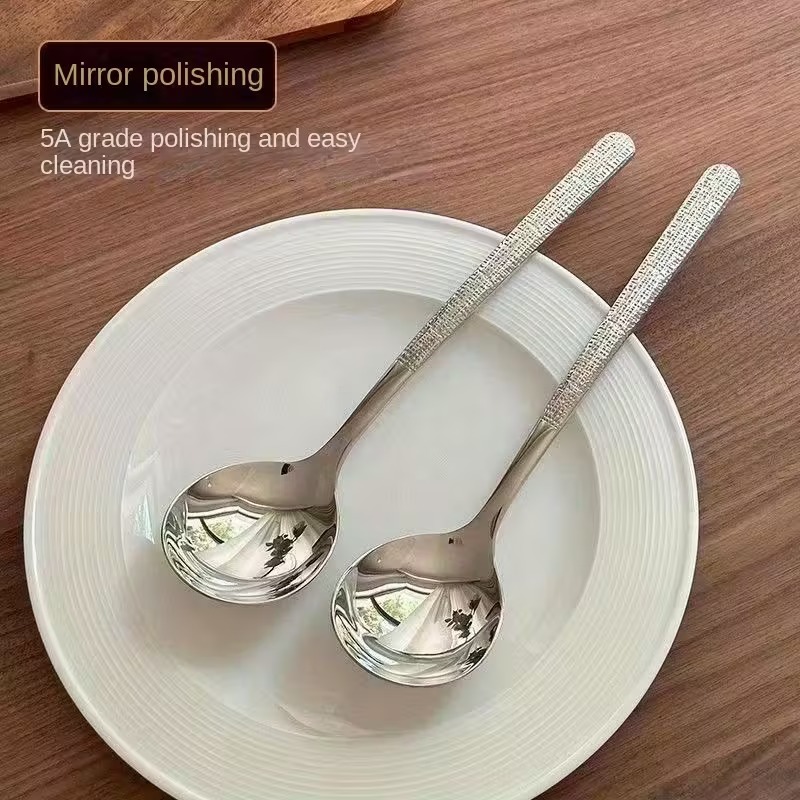 10 augstas kvalitātes nerūsējošā tērauda karotes ar āmura rakstu - korejiešu restorānu un rietumu pamatēdienu zupas karotes