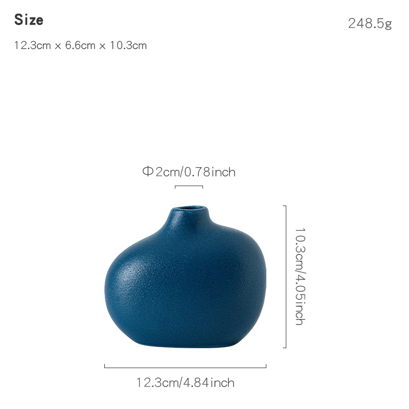 New hand-painted Morandi color vase, an artistic home decor piece for the living room, a light luxury decorative ceramic craft.