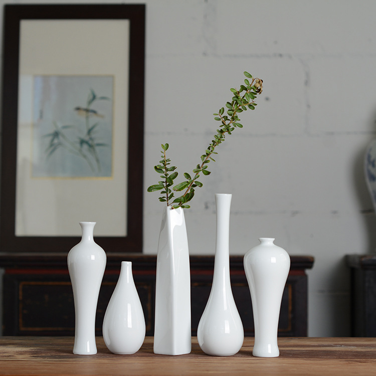 White Creative Home & Hotel Decor Ceramic Vase Ornament Modern Minimalist Dried Flower Arranger