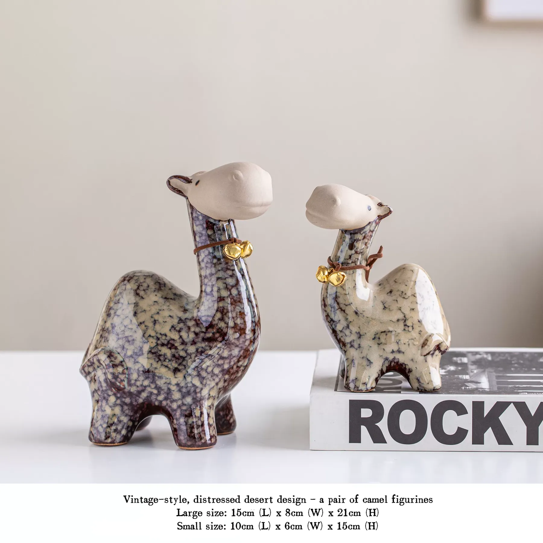 Jingdezhen creative ceramic ornaments, decorative tabletops, simple, niche, cute porcelain, high-end small decorations for living rooms and bedrooms.