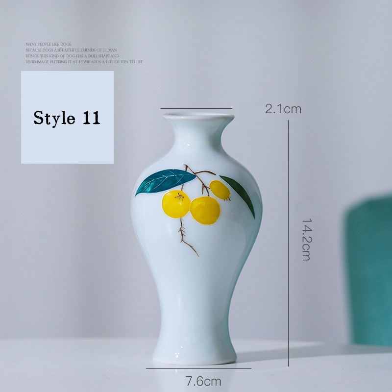 New hand-painted white porcelain mini vase, creative ceramic vase, white porcelain flower vase, mini porcelain ornament.