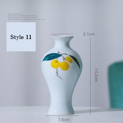 New hand-painted white porcelain mini vase, creative ceramic vase, white porcelain flower vase, mini porcelain ornament.