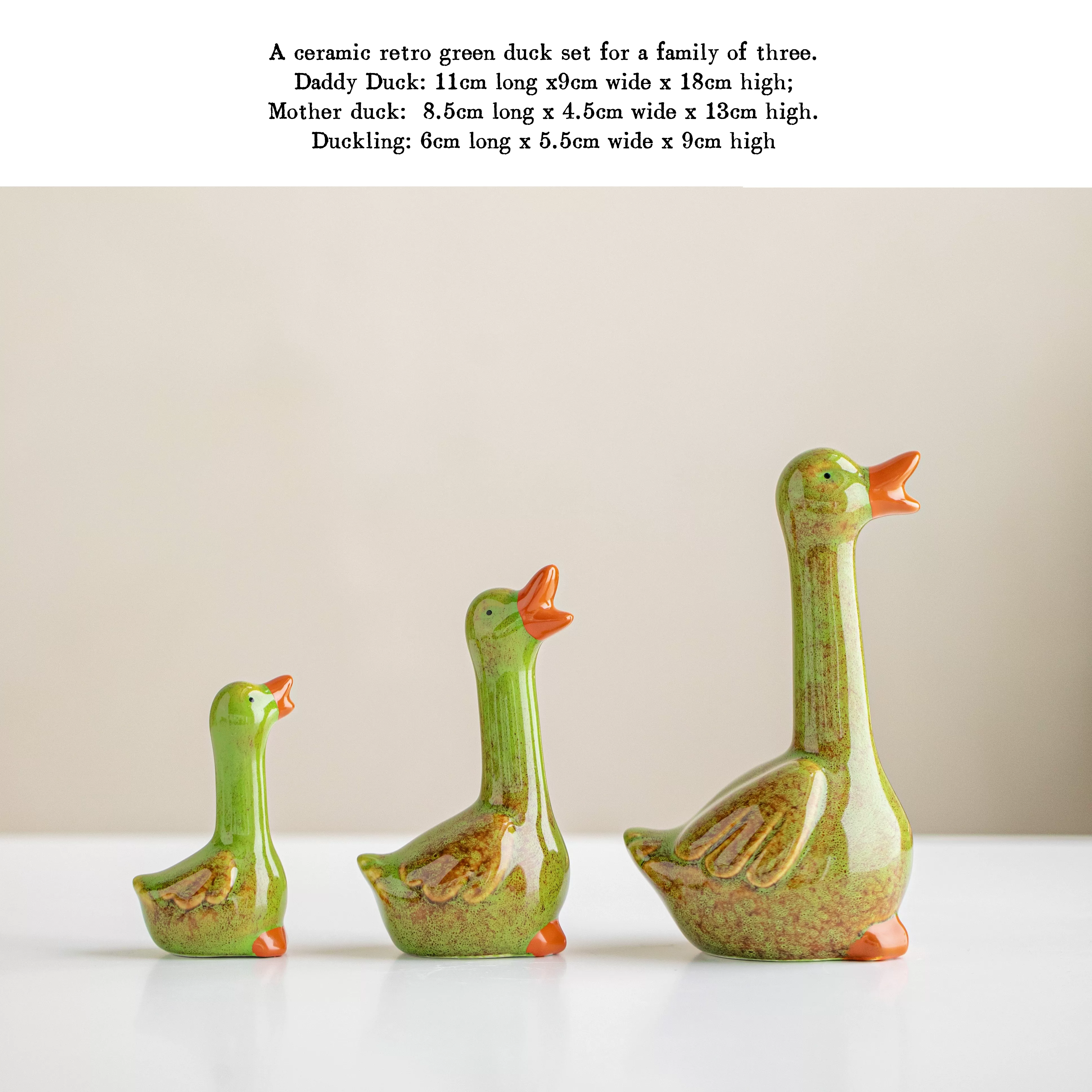 Jingdezhen creative ceramic ornaments, decorative tabletops, simple, niche, cute porcelain, high-end small decorations for living rooms and bedrooms.