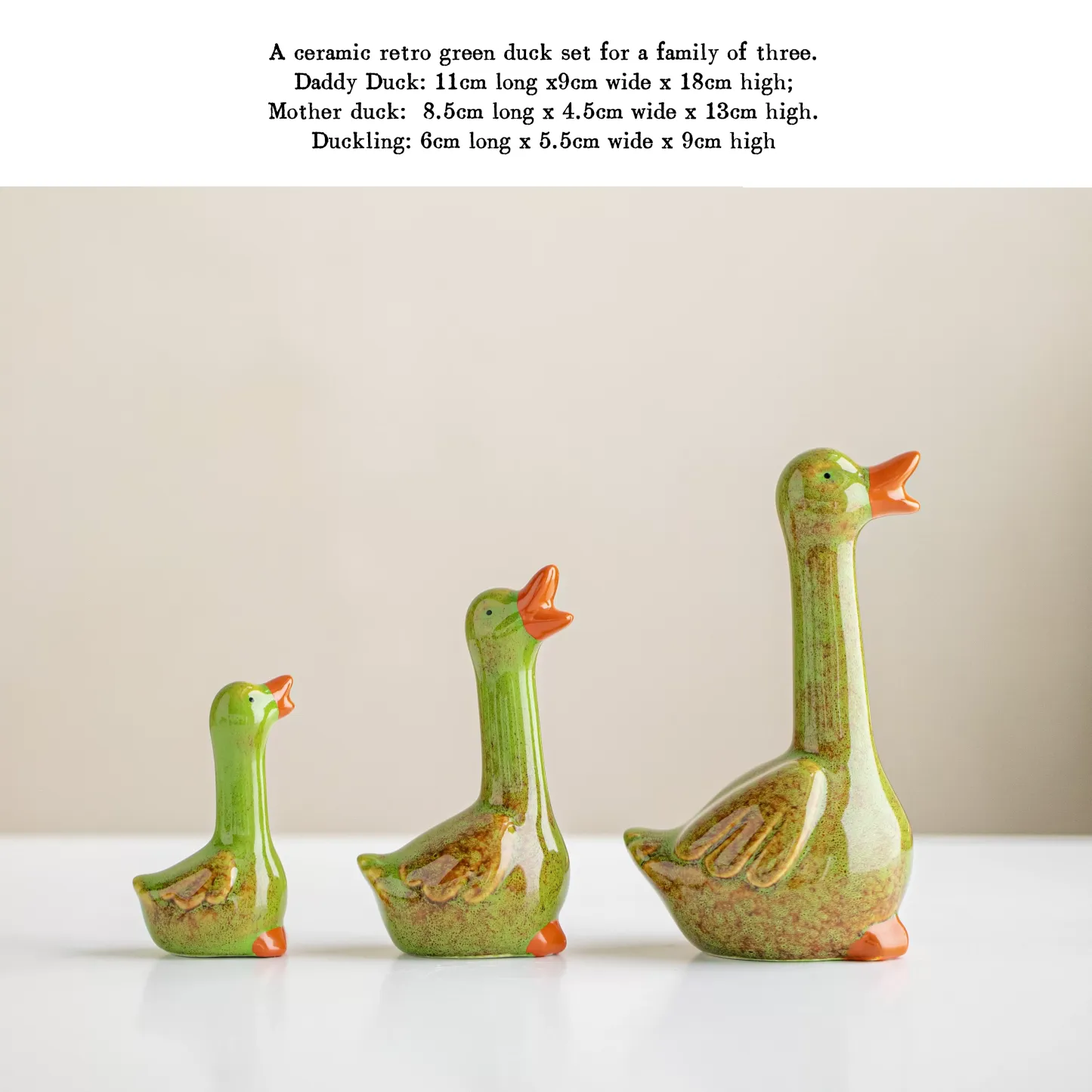 Jingdezhen creative ceramic ornaments, decorative tabletops, simple, niche, cute porcelain, high-end small decorations for living rooms and bedrooms.