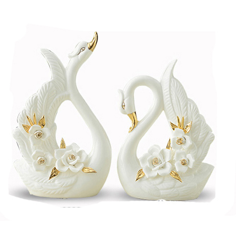 Modern minimalist ceramic swan figurine, home decoration, European-style creative and practical craft.