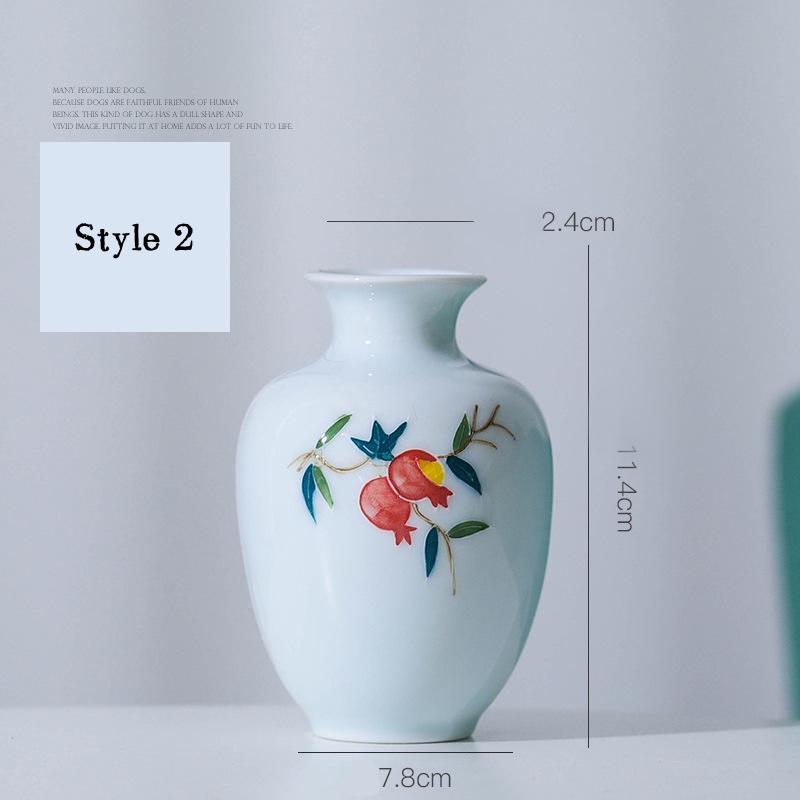New hand-painted white porcelain mini vase, creative ceramic vase, white porcelain flower vase, mini porcelain ornament.