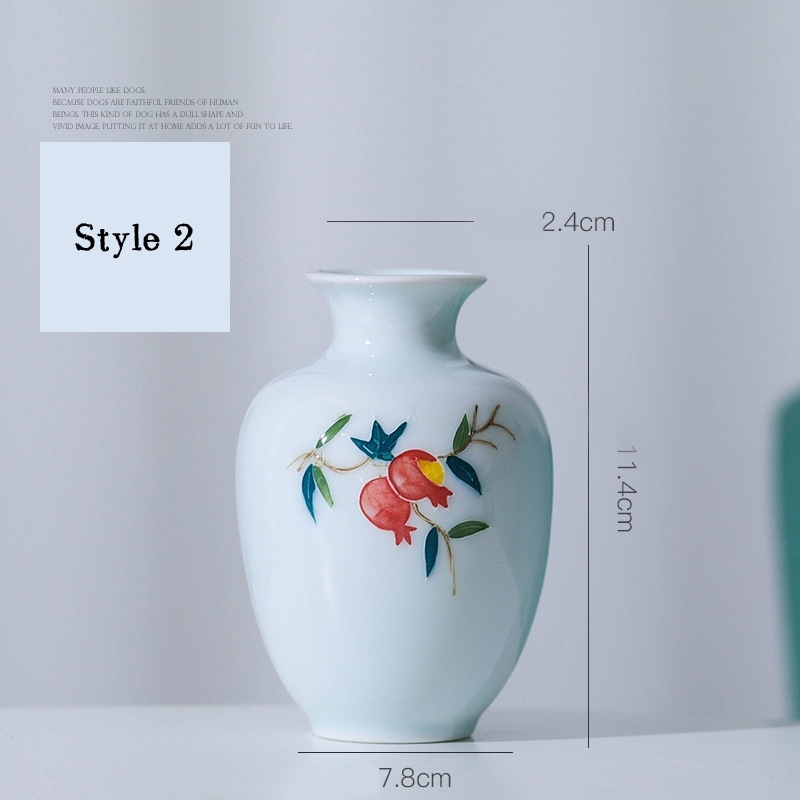 New hand-painted white porcelain mini vase, creative ceramic vase, white porcelain flower vase, mini porcelain ornament.