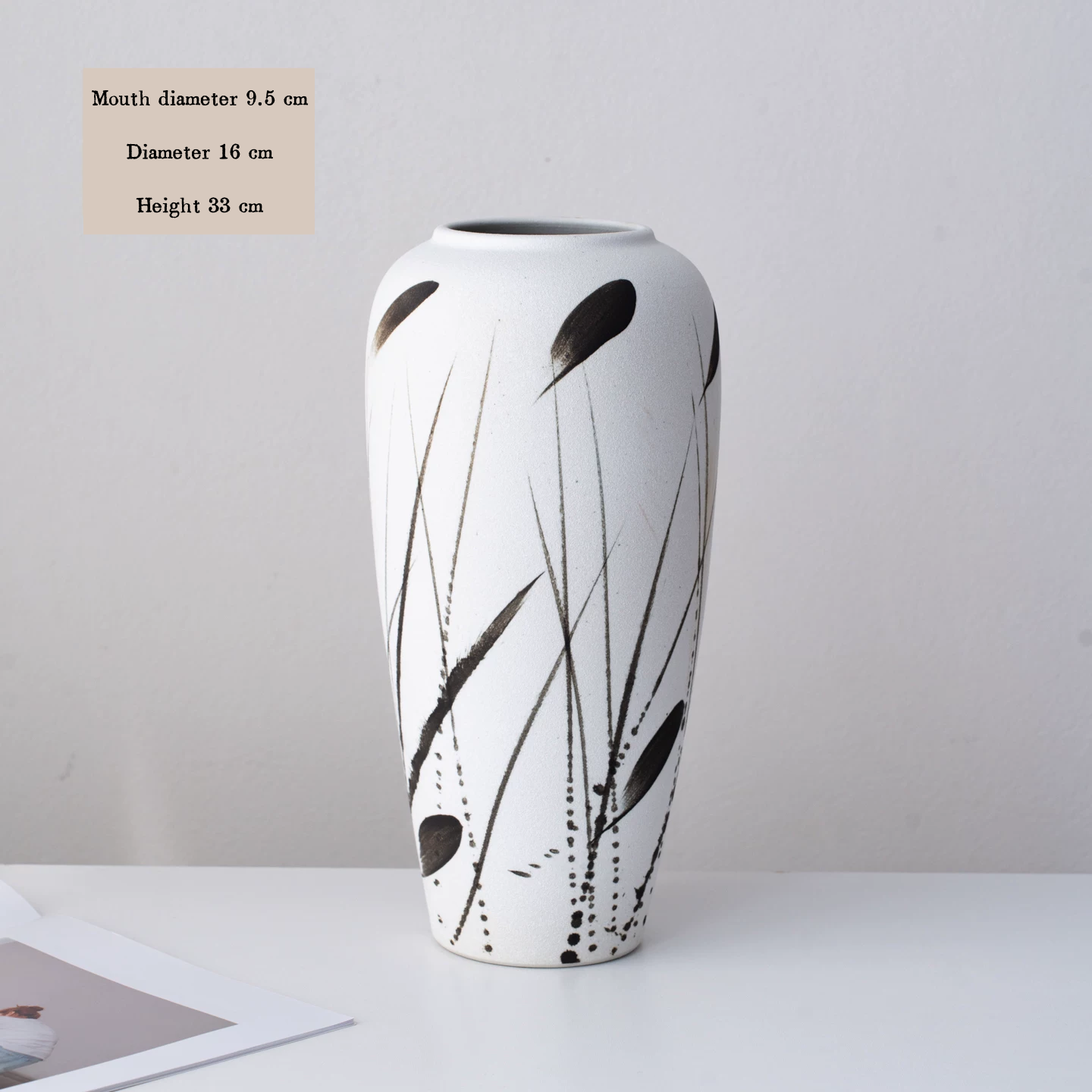 Nordic style ceramic vase with ink splash frosted finish, oil painting style, suitable for living room, entryway, tabletop flower arrangement, and home decoration.