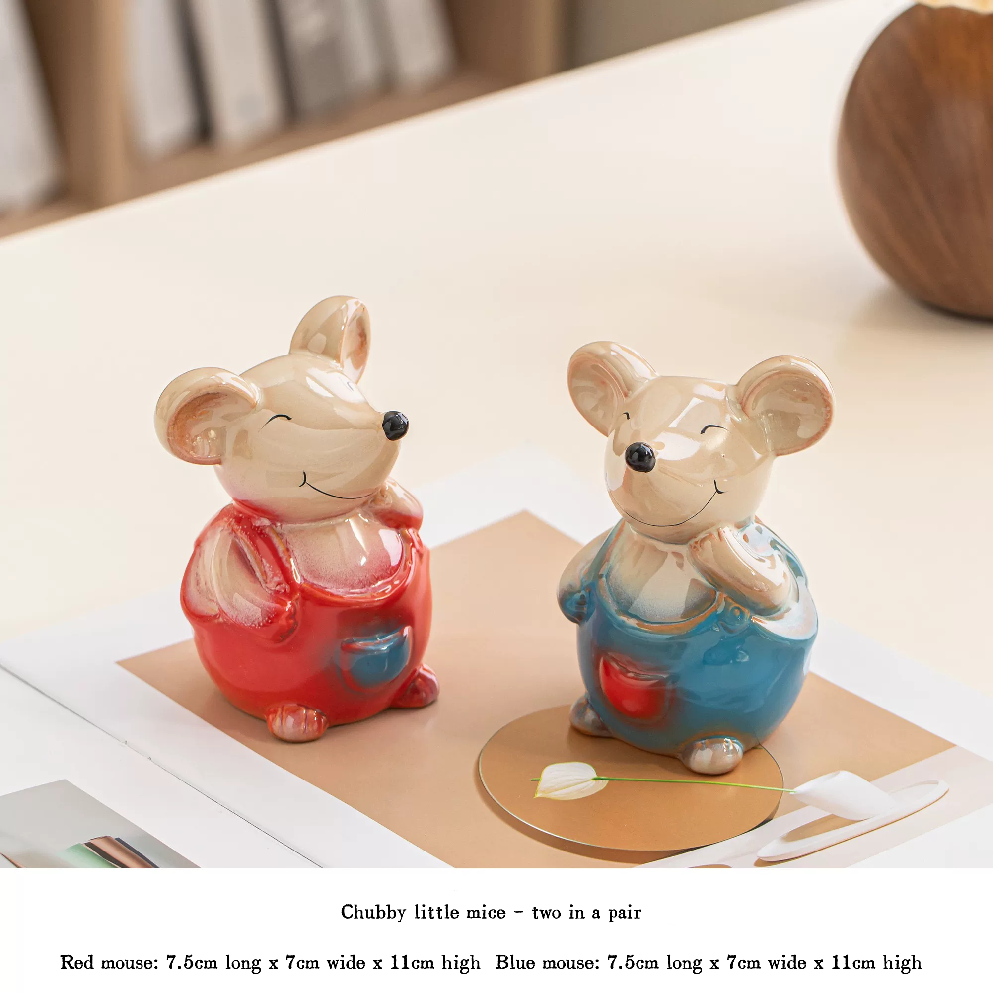 Jingdezhen creative ceramic ornaments, decorative tabletops, simple, niche, cute porcelain, high-end small decorations for living rooms and bedrooms.
