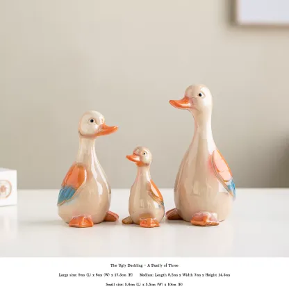 Jingdezhen creative ceramic ornaments, decorative tabletops, simple, niche, cute porcelain, high-end small decorations for living rooms and bedrooms.