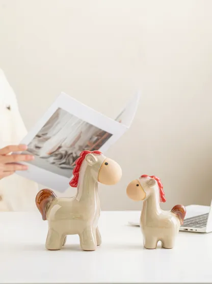 Nordic-style creative decorative items for modern minimalist living room desks, cute Jingdezhen ceramics