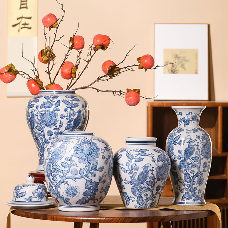 Chinese blue and white porcelain vase, ceramic decorative piece, living room, bookshelf decoration, blue and white porcelain decorative piece