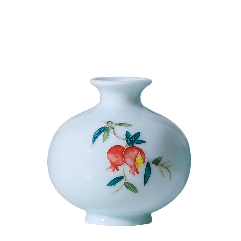 New hand-painted white porcelain mini vase, creative ceramic vase, white porcelain flower vase, mini porcelain ornament.