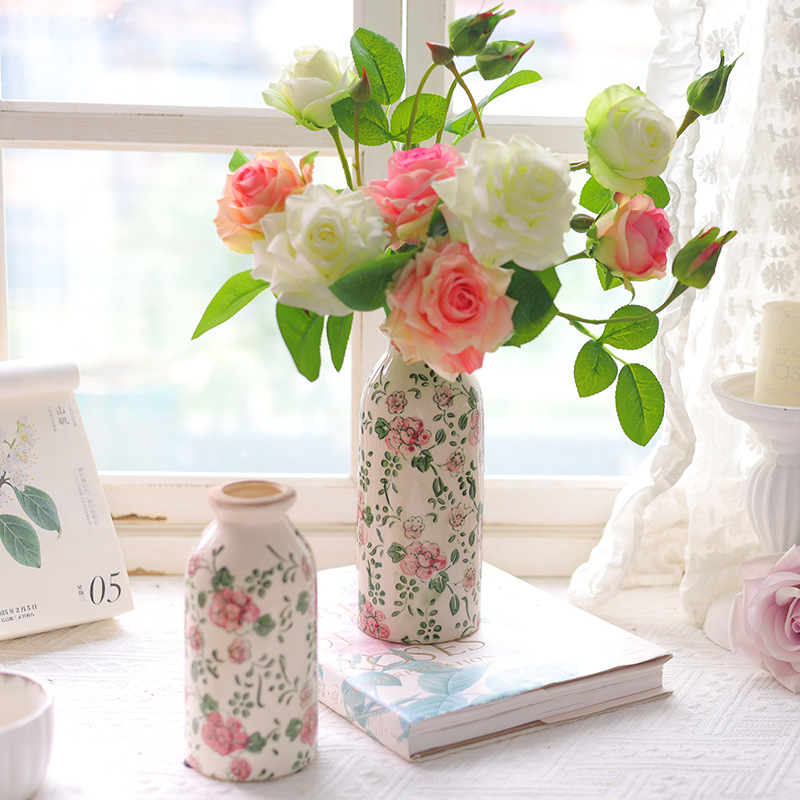 New Chinese pastoral style retro ceramic crackle pattern small vase for creatively arranging dried and fresh flowers, a living room desktop ornament.