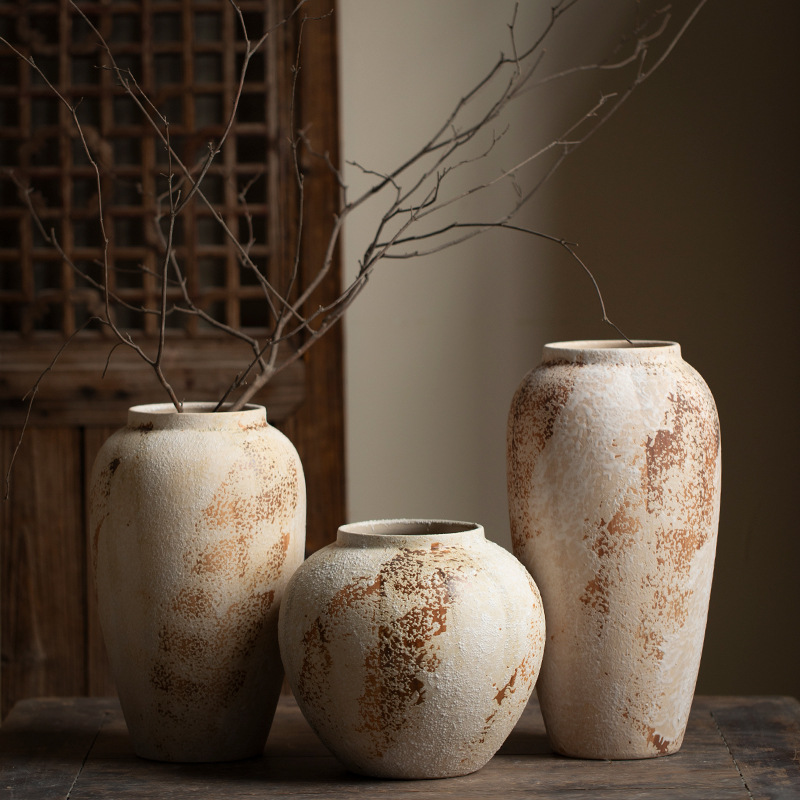 New Chinese style wabi-sabi decorative ornaments, mottled old-fashioned rough pottery jars, large ceramic vases for flower arrangements.