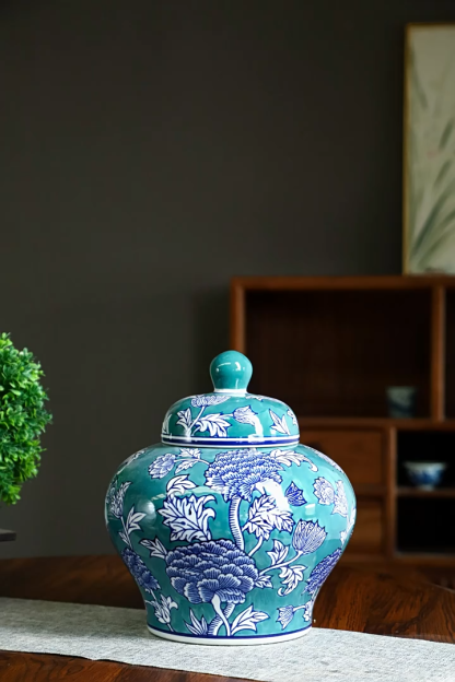 Jingdezhen blue and white porcelain new Chinese style vase, high-end niche living room ceramic decorative vase
