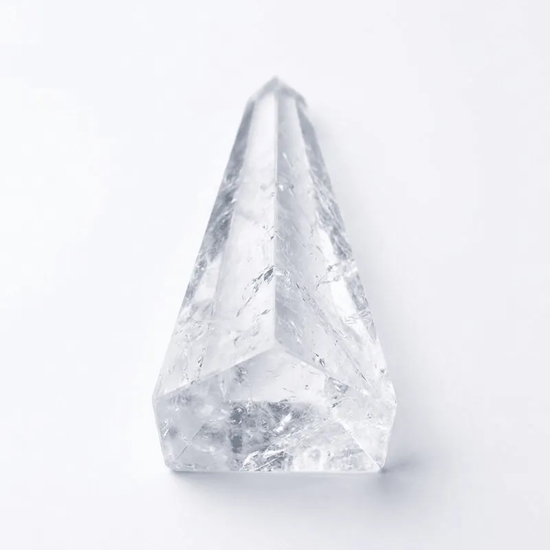 Clear Quartz Crystal Pyramid – Energy Cleansing, Mental Clarity & Spiritual Protection