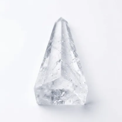 Clear Quartz Crystal Pyramid – Energy Cleansing, Mental Clarity & Spiritual Protection