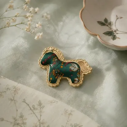 Chinese-Style Textile Horse Brooch – Prosperity, Swift Success & Good Fortune