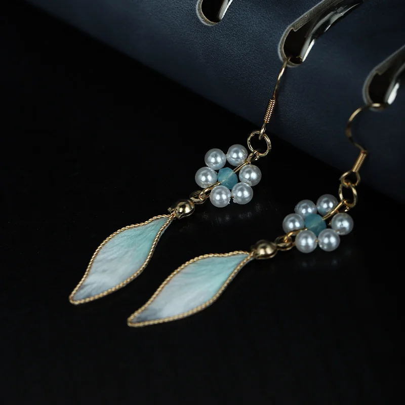 Handcrafted Ronghua Leaf & Shell Pearl Flower Earrings – Growth & Renewal Blessings