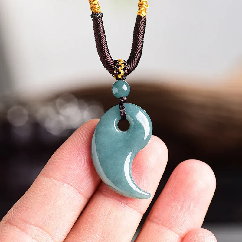 Jadeite Magatama Pendant Necklace – Curved Jade Design for Balance & Connection