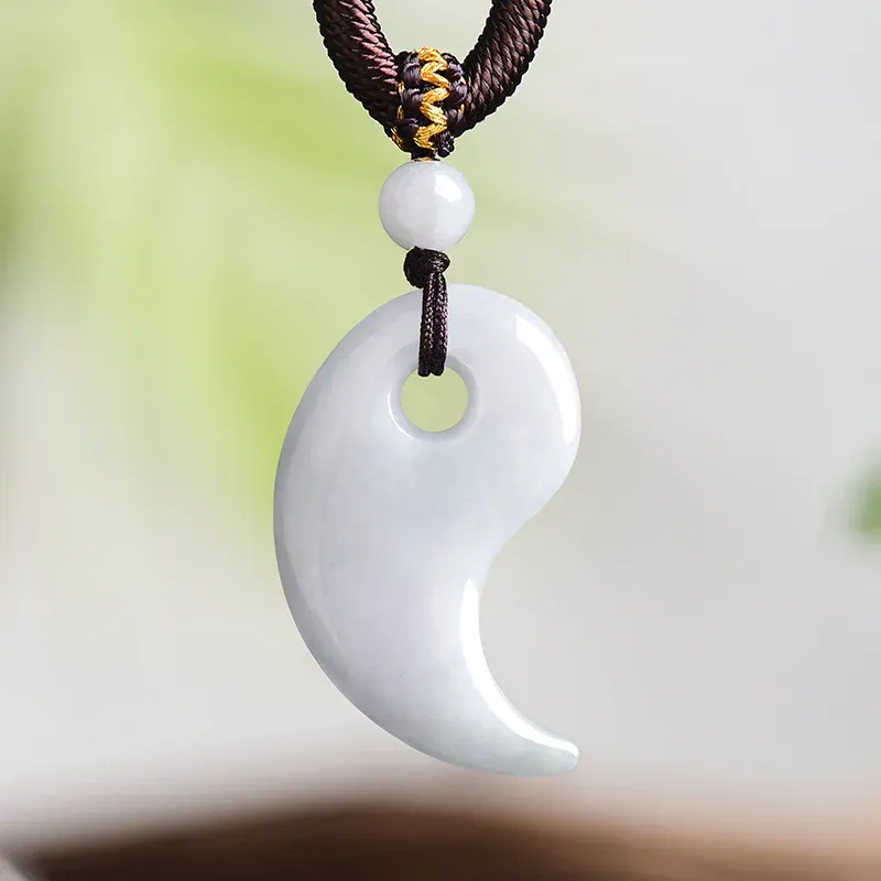 Jadeite Magatama Pendant Necklace – Curved Jade Design for Balance & Connection