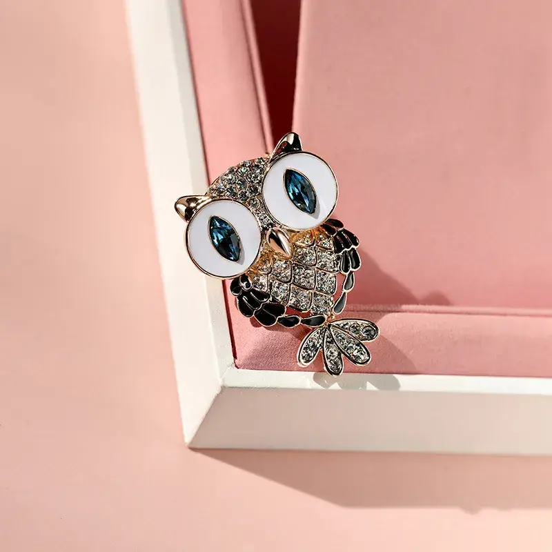 Owl Rhinestone & Crystal Brooch – Whimsical Charm, Sparkling Elegance & Timeless Style