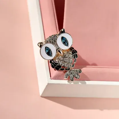 Owl Rhinestone & Crystal Brooch – Whimsical Charm, Sparkling Elegance & Timeless Style
