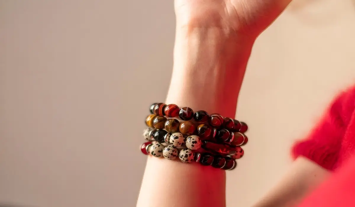 red-tiger-eye-bracelet-for-confidence-and-protection
