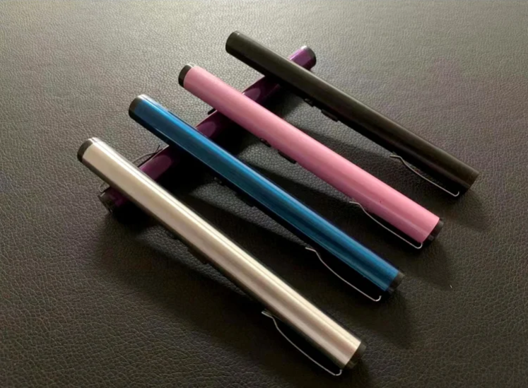 Pen flashlight