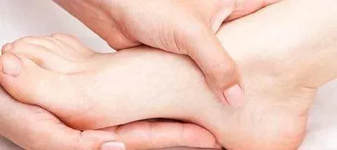 📢🔥 Last Day Promotion 70% OFF🔥Women's T-strap flat sandals with sparkling rhinestones