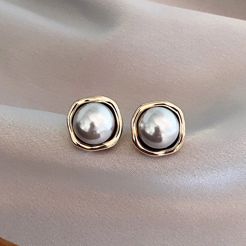 Joy | Elegant Black Pearl Earrings