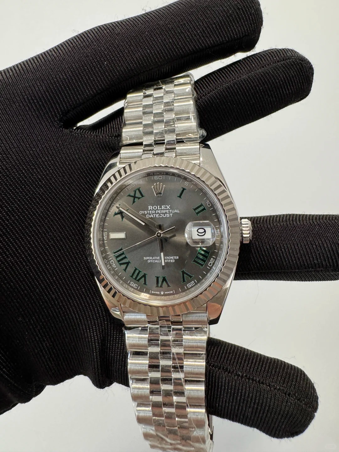R 126334