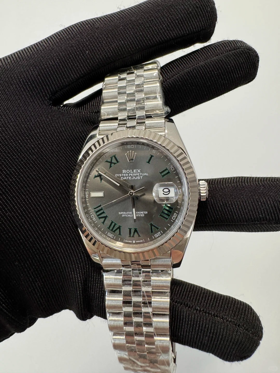 R 126334
