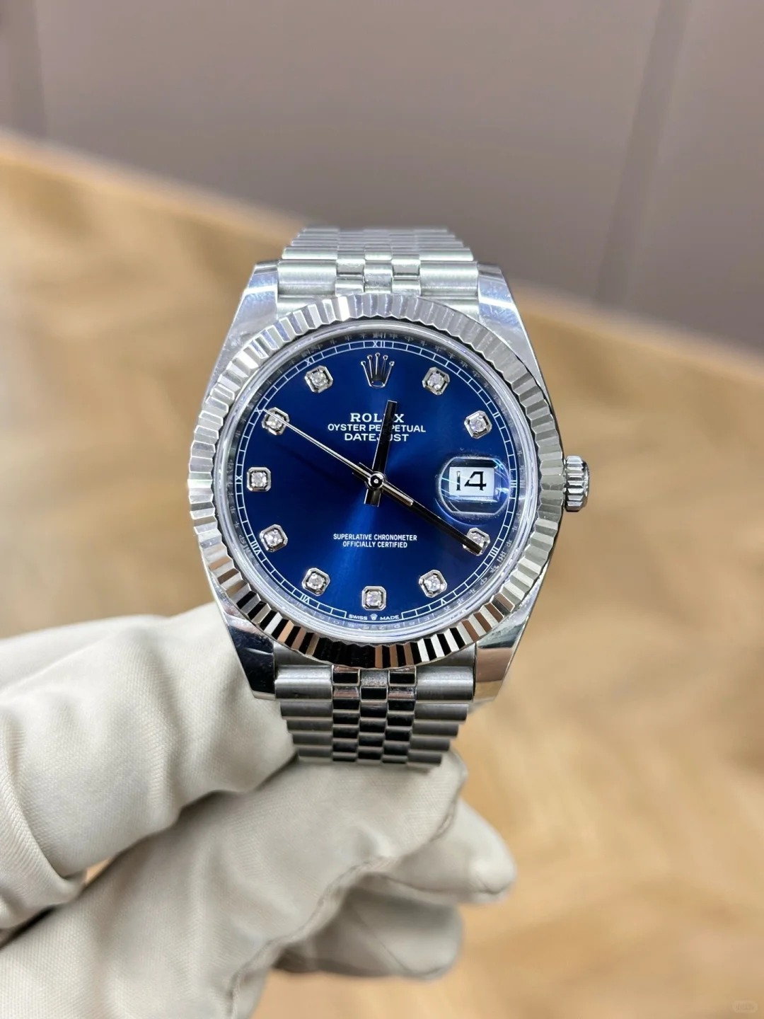 R 126334