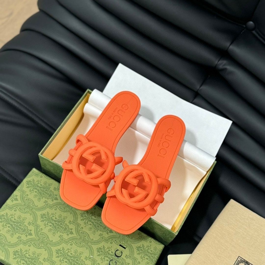 WOMEN'S INTERLOCKING G SLIDE SANDAL