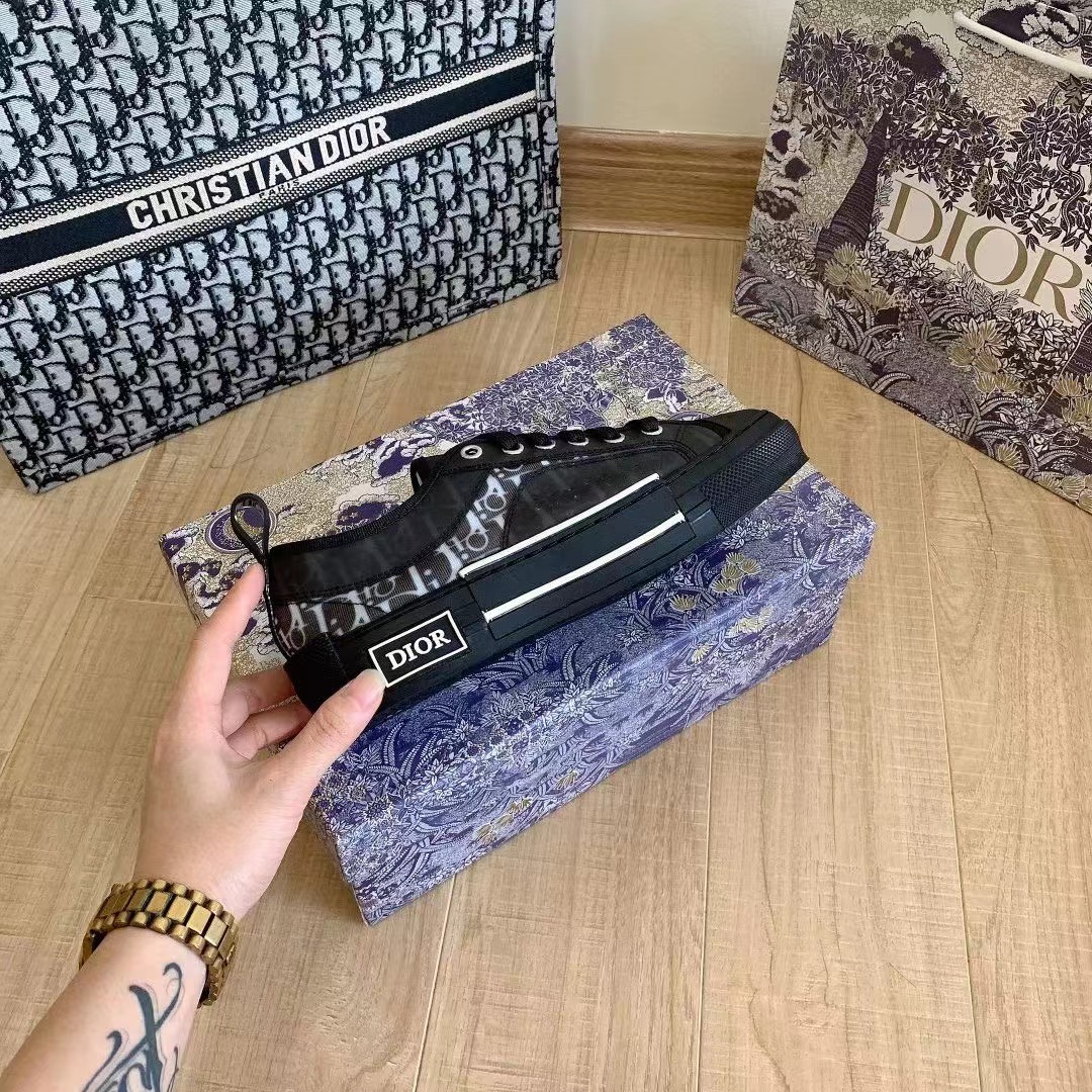 B23 Low-Top Sneaker Black Oblique Canvas