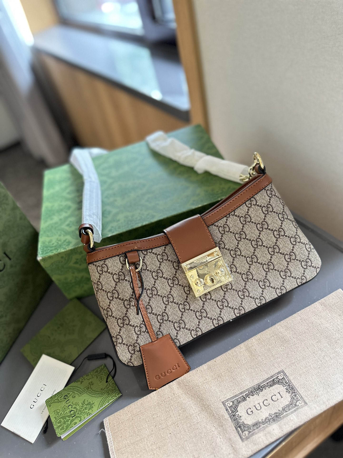 PADLOCK SMALL SHOULDER BAG