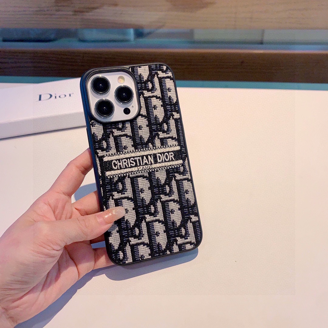 Embroidered fabric all-inclusive phone case