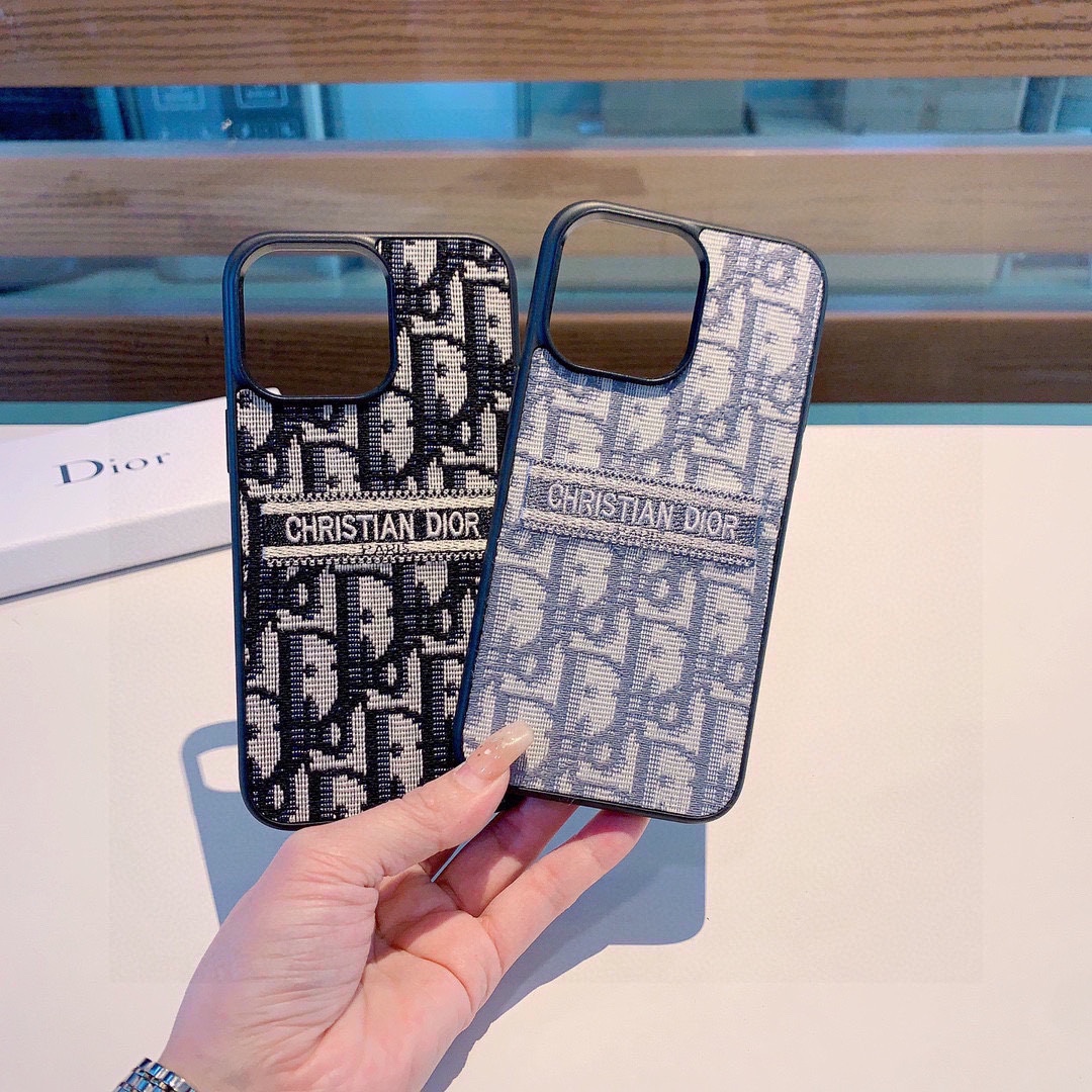 Embroidered fabric all-inclusive phone case