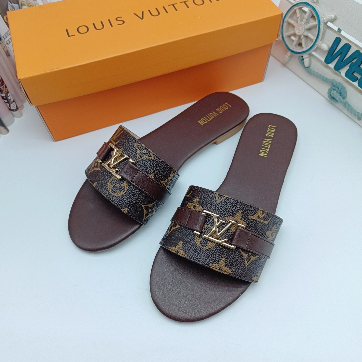 Lock It Slides 'Glossy Monogram' 1A64MI