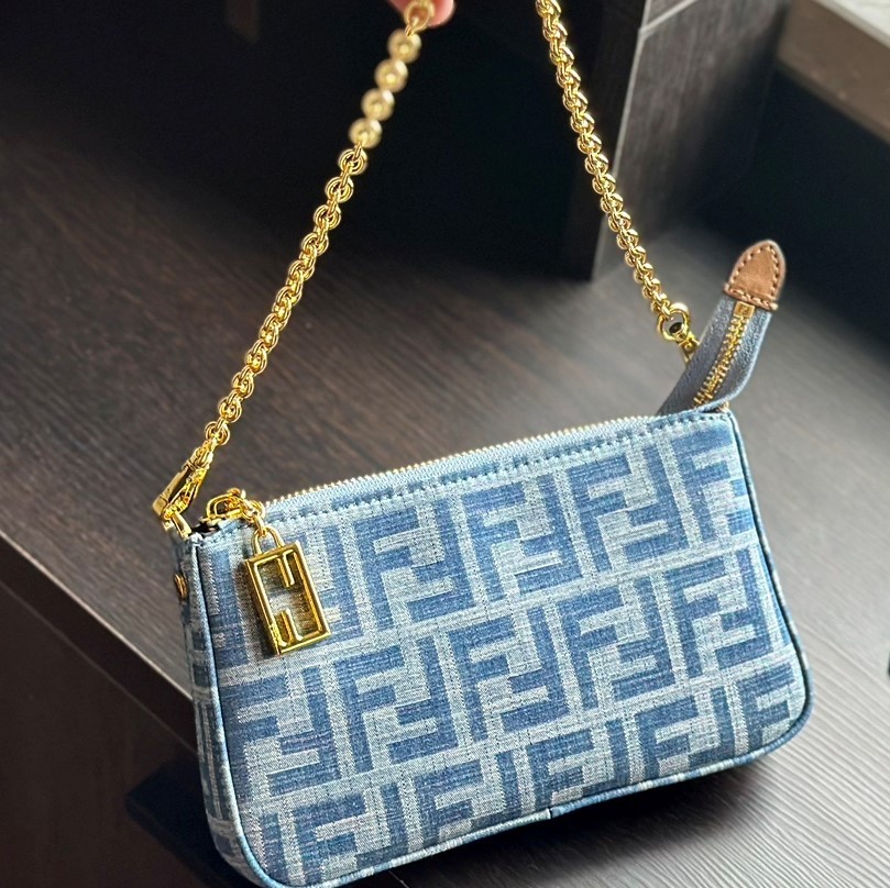 Baguette Pouch