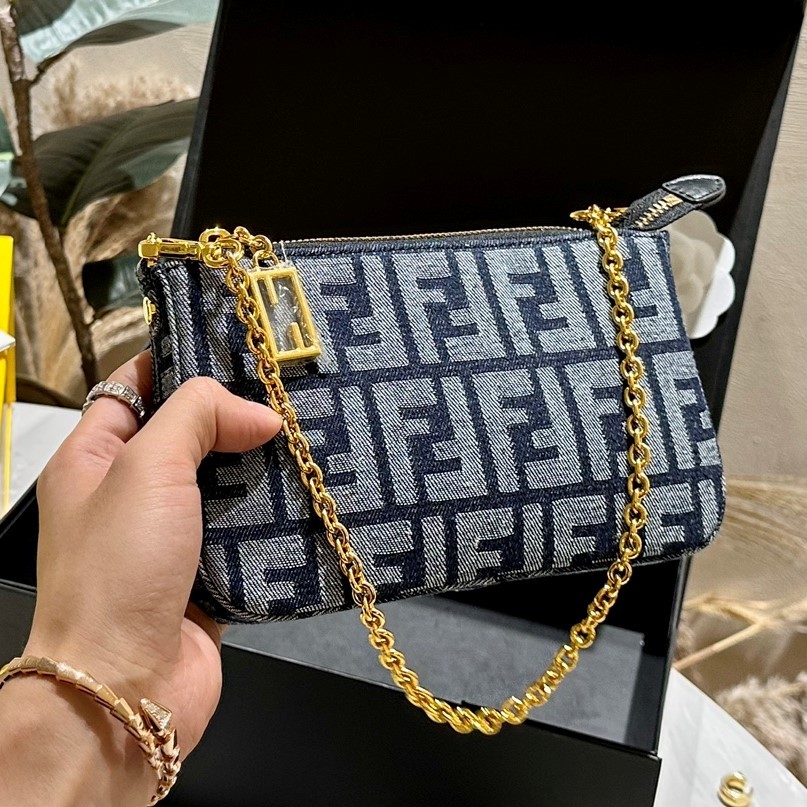 Baguette Pouch