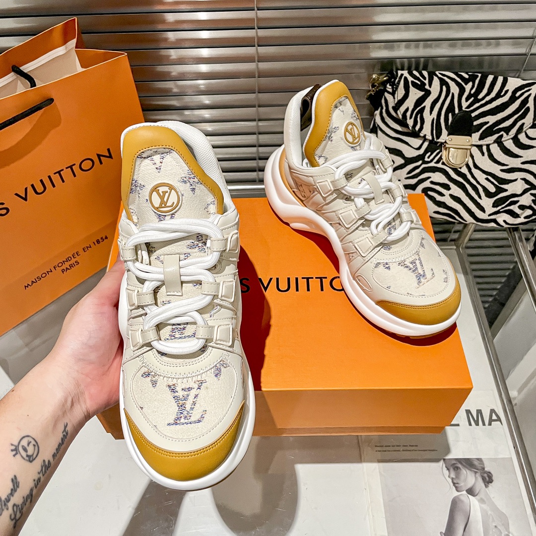 Women's Archlight Sneaker