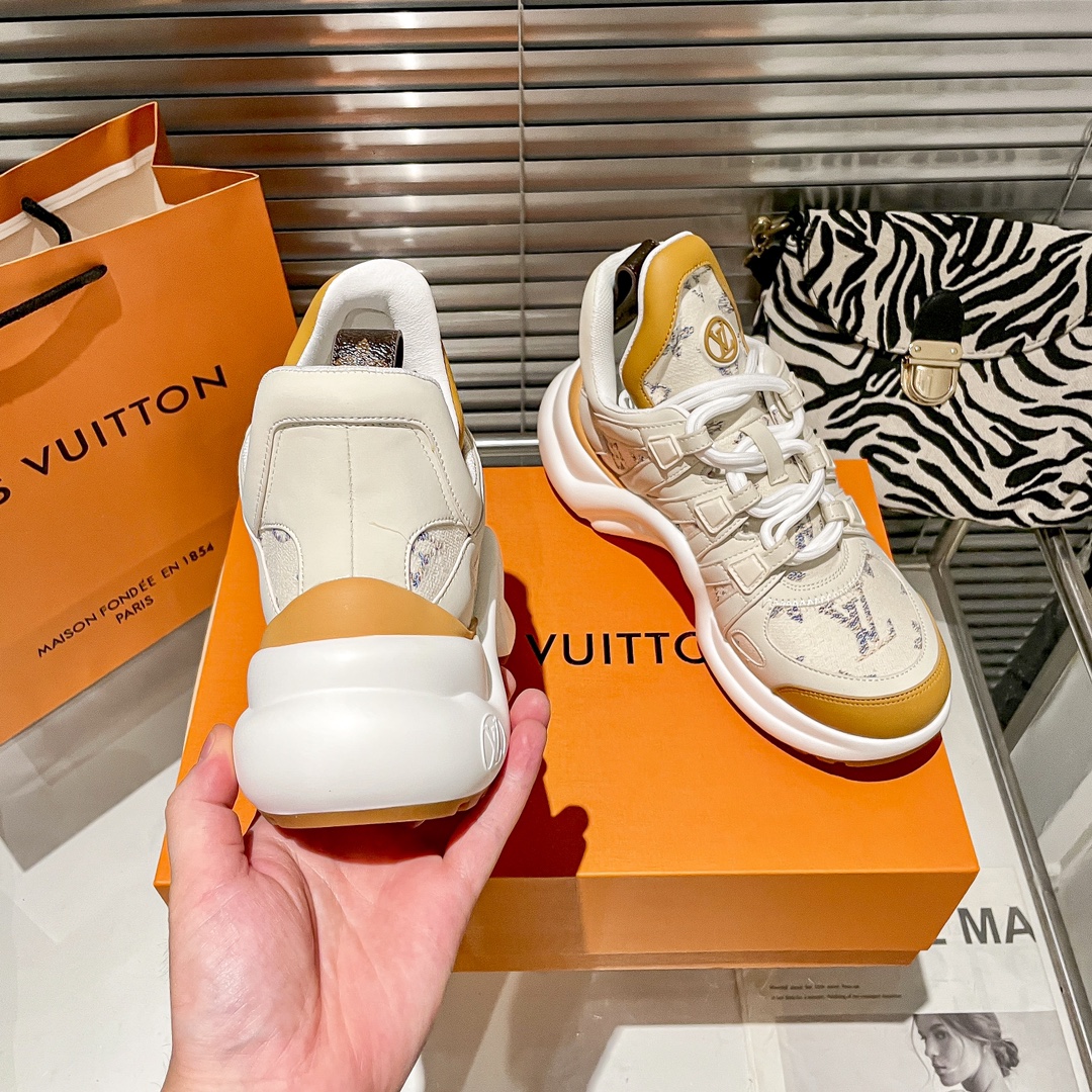 Women's Archlight Sneaker