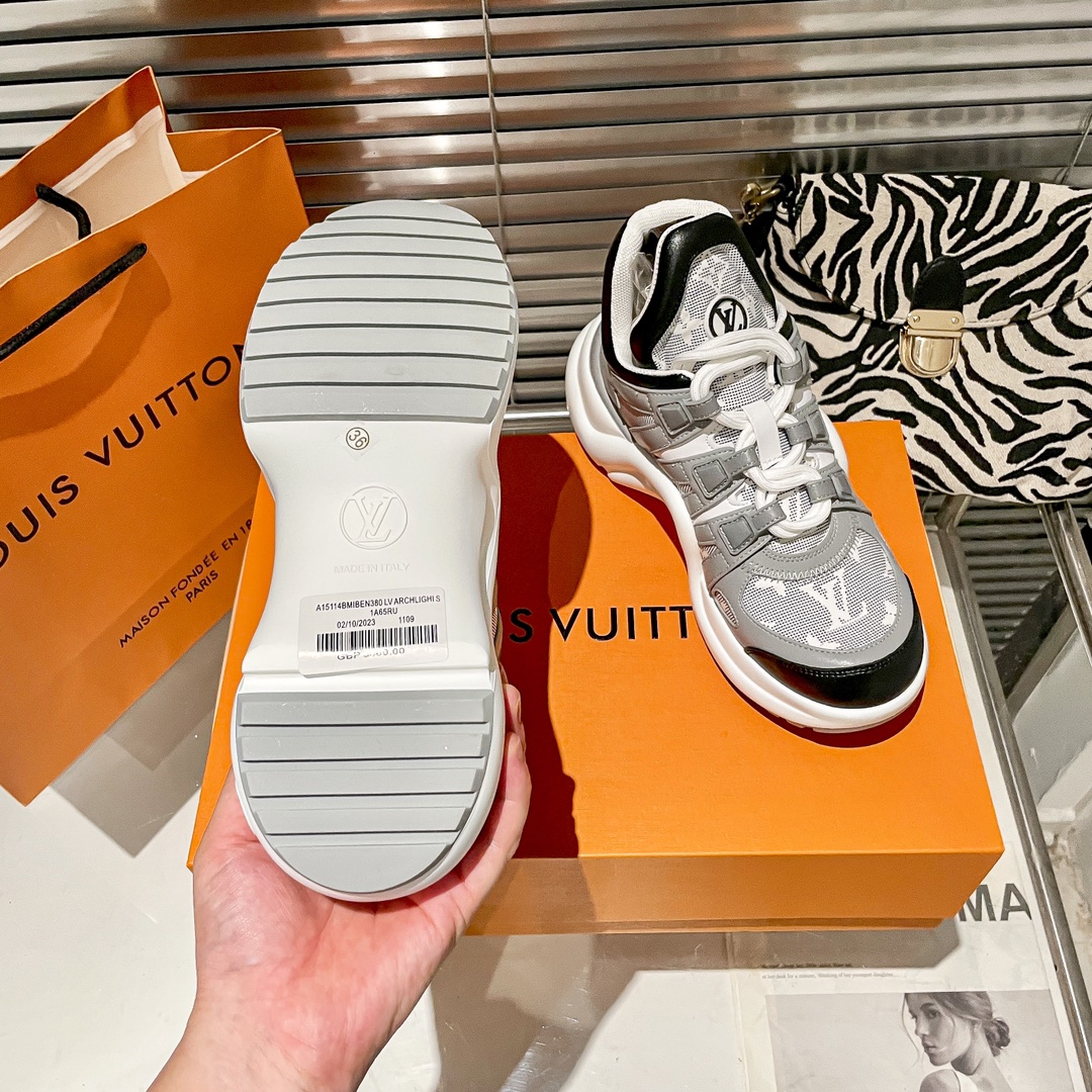 Women's Archlight Sneaker