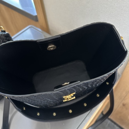 LE 37 SMALL IN SHINY LEATHER